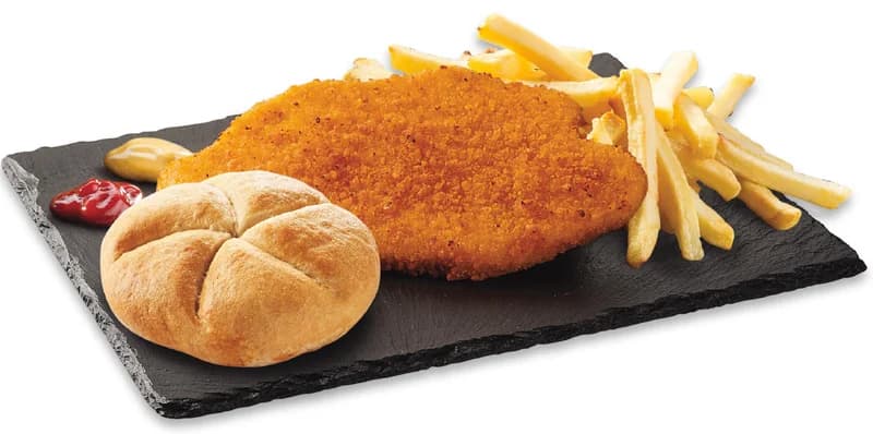 Паниран пилешки шницел с картофи, земел и сос по избор, Kaufland
